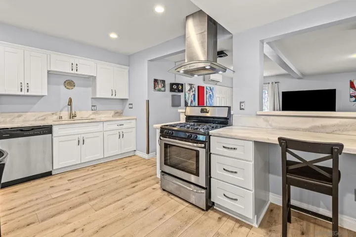 6062 Streamview, San Diego, California 92115