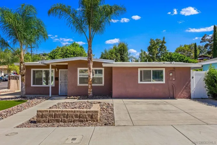 6062 Streamview, San Diego, California 92115