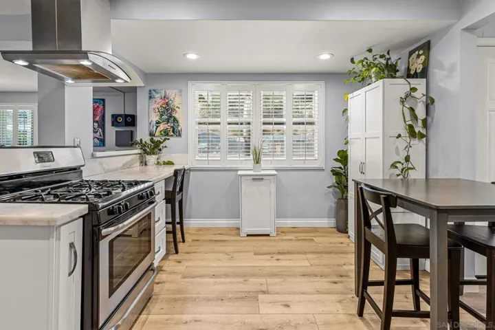 6062 Streamview, San Diego, California 92115