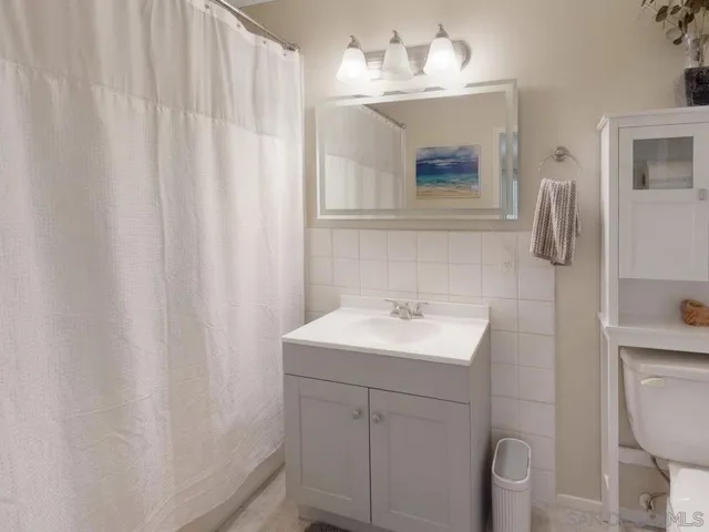 6062 Streamview, San Diego, California 92115
