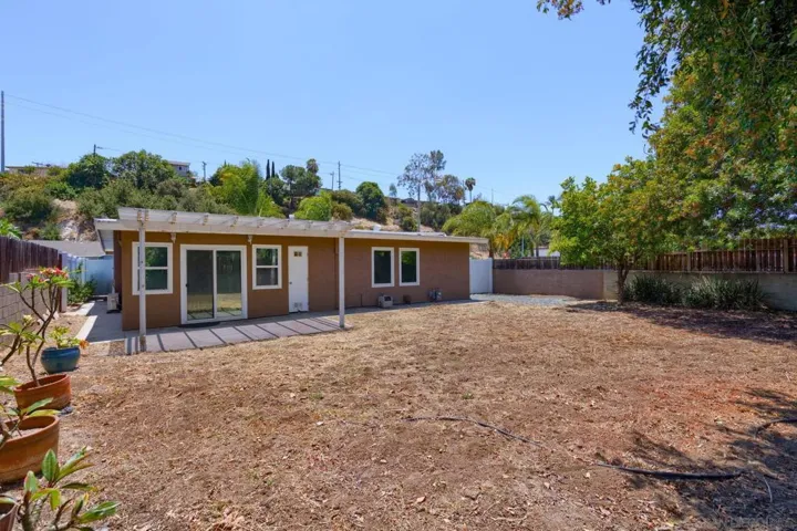 6062 Streamview, San Diego, California 92115