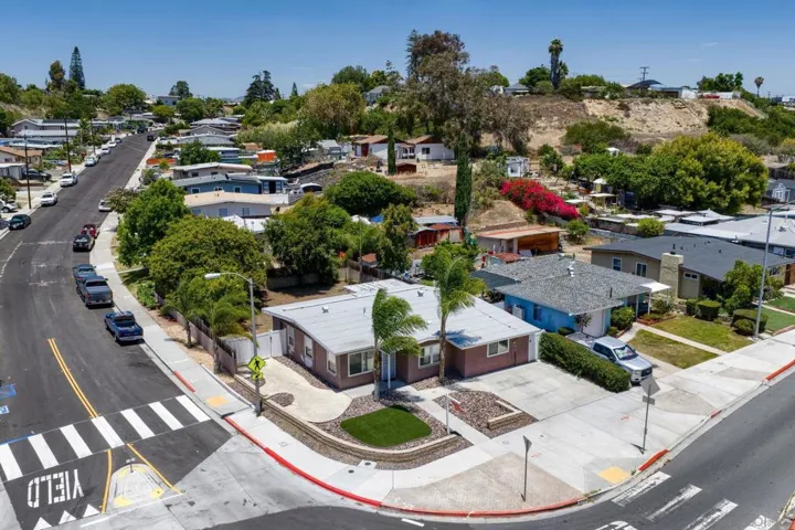 6062 Streamview, San Diego, California 92115