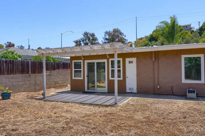 6062 Streamview, San Diego, California 92115