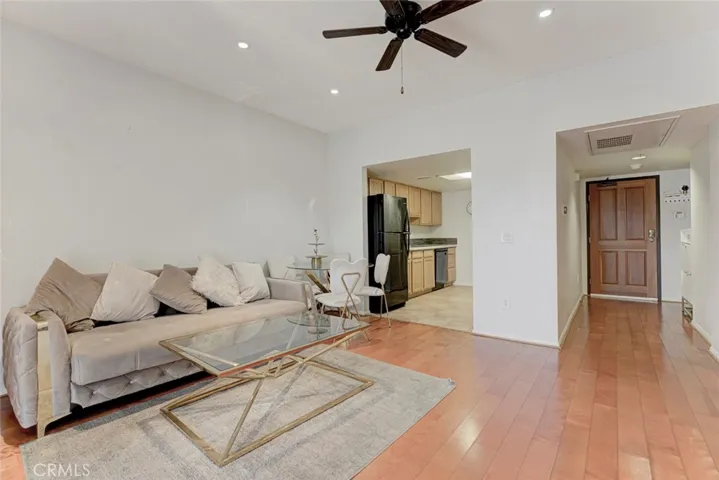 11124 Burbank Boulevard 101, North Hollywood, California 91601