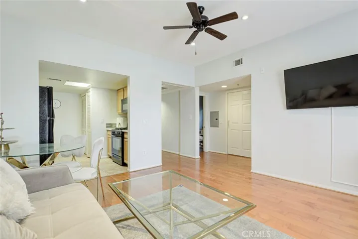 11124 Burbank Boulevard 101, North Hollywood, California 91601