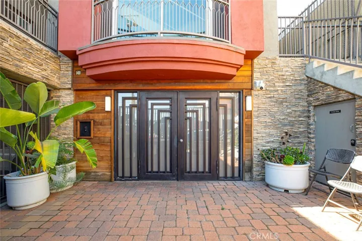 11124 Burbank Boulevard 101, North Hollywood, California 91601
