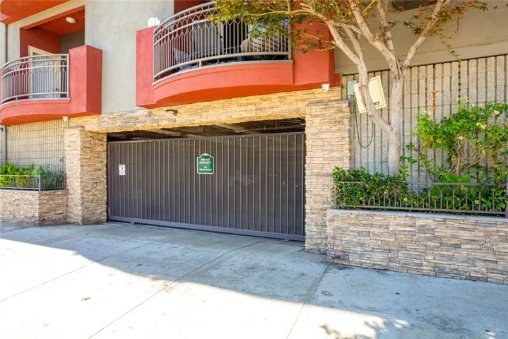 11124 Burbank Boulevard 101, North Hollywood, California 91601