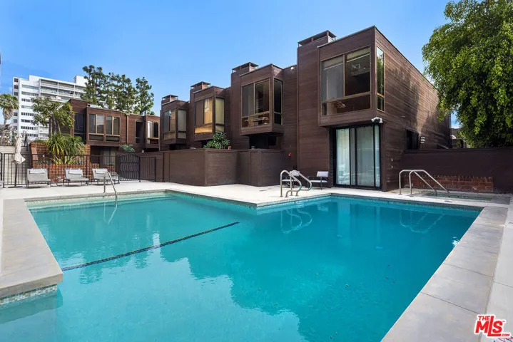 1033 Carol Drive T3, West Hollywood, California 90069