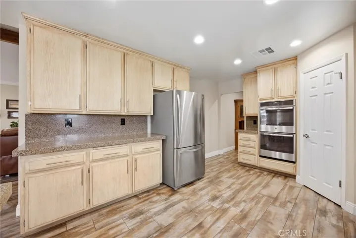 1328 Valov Lane, Bakersfield, California 93314