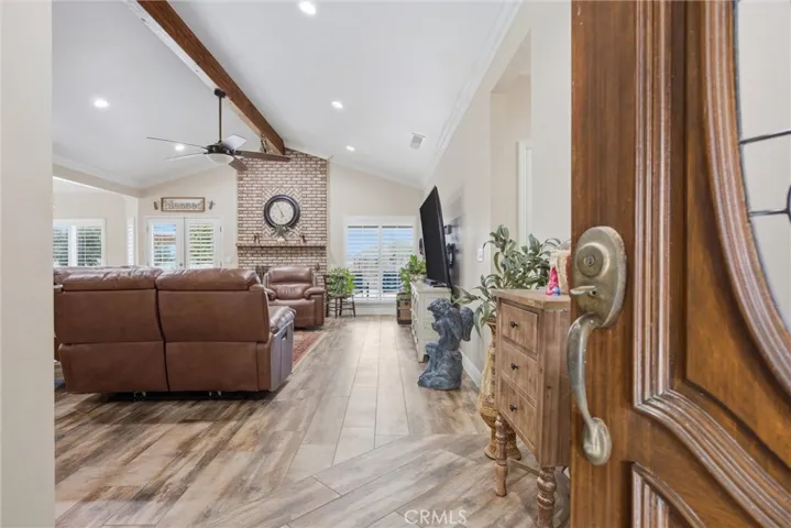 1328 Valov Lane, Bakersfield, California 93314