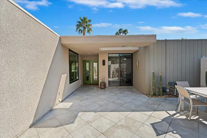 05-Courtyard