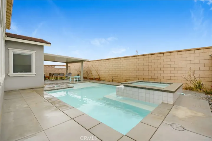 15740 Parry Peak Drive, Fontana, California 92336