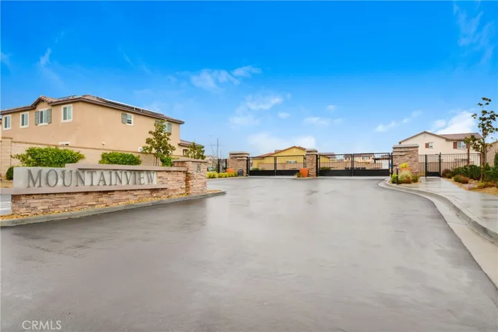 15740 Parry Peak Drive, Fontana, California 92336