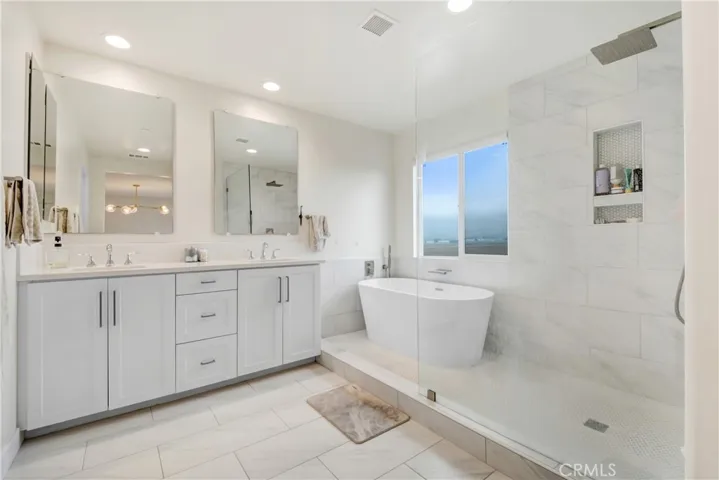 15740 Parry Peak Drive, Fontana, California 92336