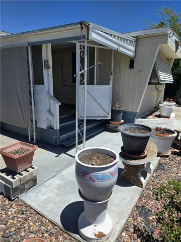 250 Santa Clara, Hemet, California 92543
