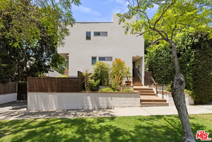 2147 N Beachwood Drive 5, Los Angeles, California 90068