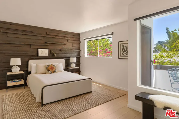 2147 N Beachwood Drive 5, Los Angeles, California 90068
