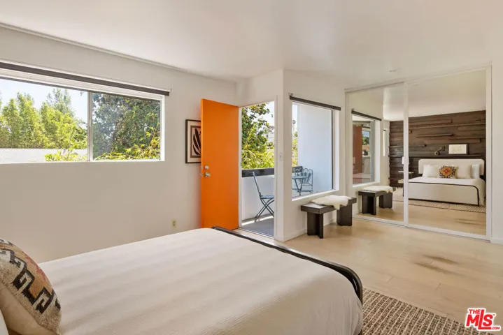 2147 N Beachwood Drive 5, Los Angeles, California 90068