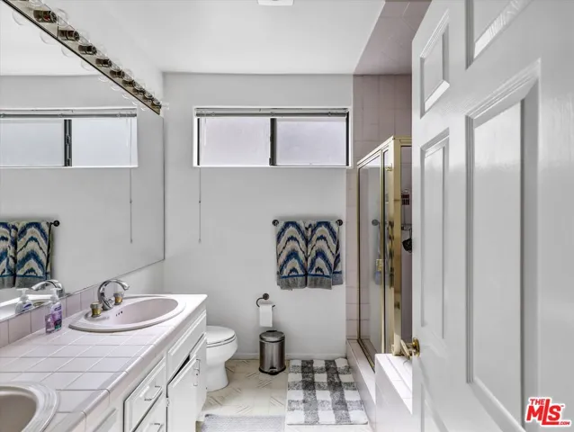 9836 Vidor Drive 302, Los Angeles, California 90035