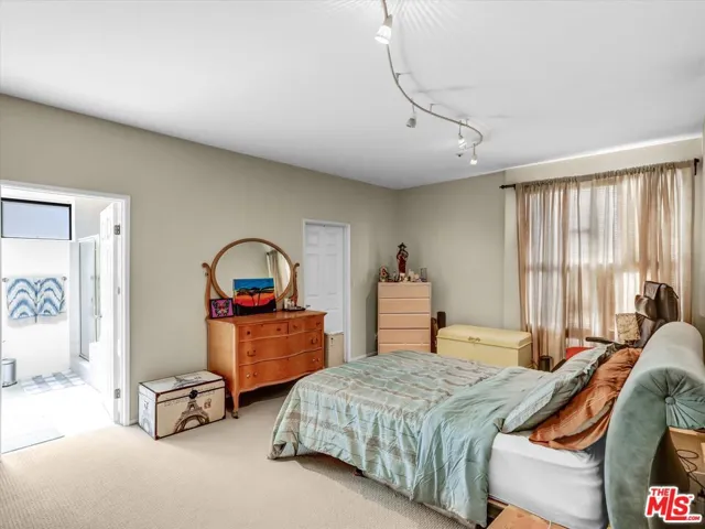 9836 Vidor Drive 302, Los Angeles, California 90035