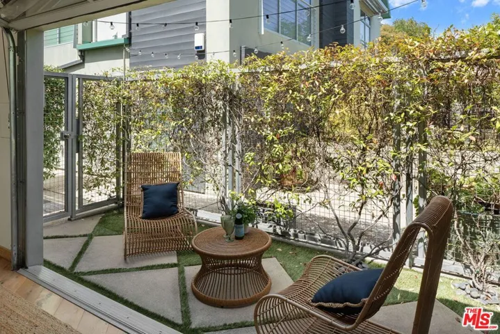 512 Brooks Avenue 6, Los Angeles, California 90291