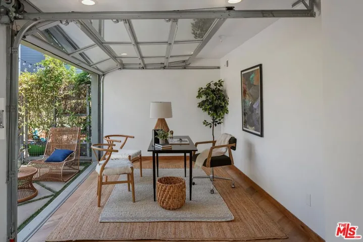 512 Brooks Avenue 6, Los Angeles, California 90291