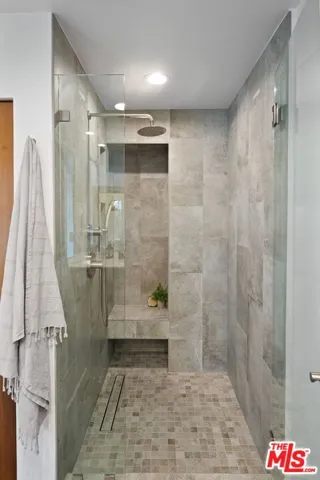 512 Brooks Avenue 6, Los Angeles, California 90291