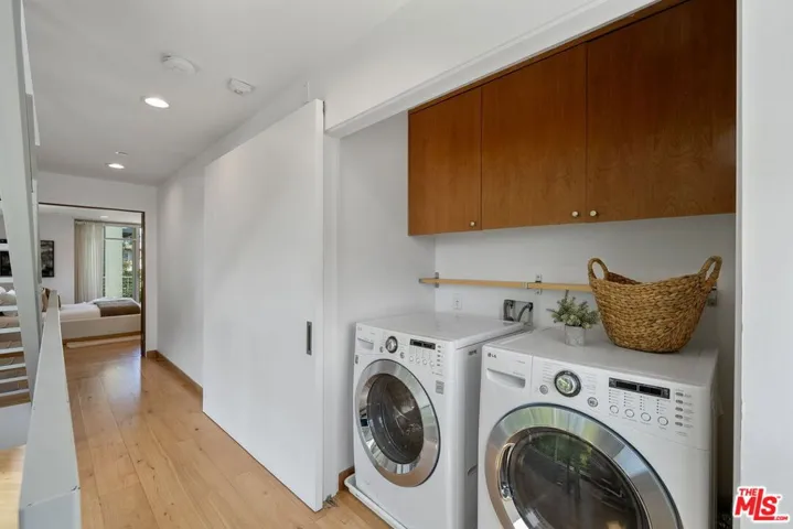 512 Brooks Avenue 6, Los Angeles, California 90291