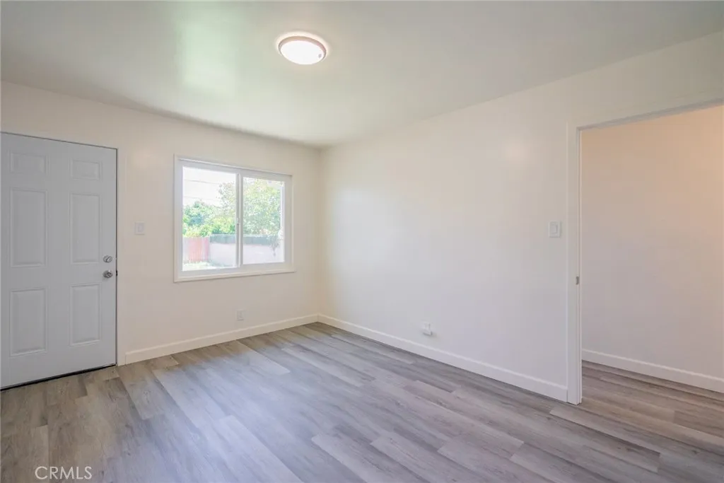 Room 1(Next to the Kitchen)