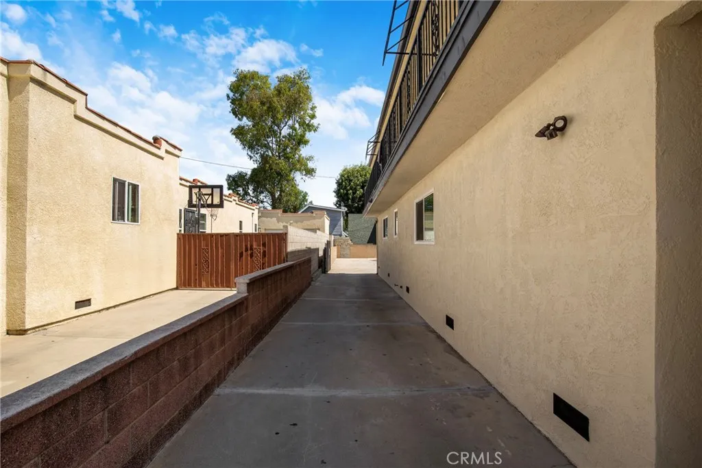 564 W Macarthur, San Pedro, California 90731 — photo 4
