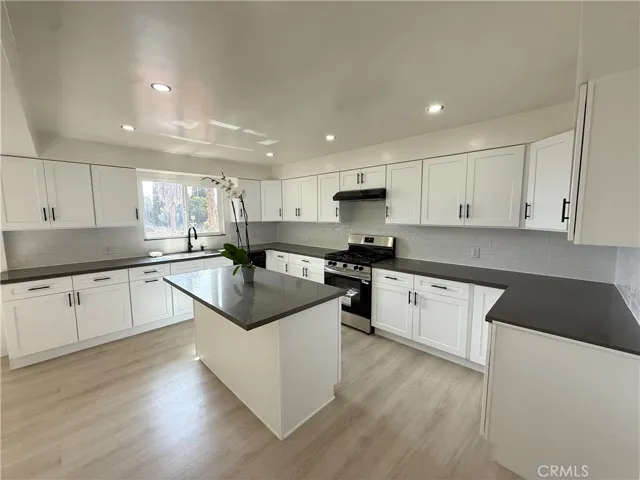 564 W Macarthur, San Pedro, California 90731