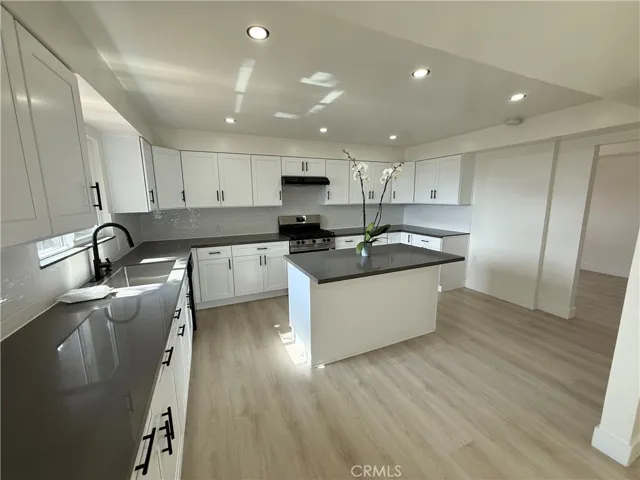 564 W Macarthur, San Pedro, California 90731