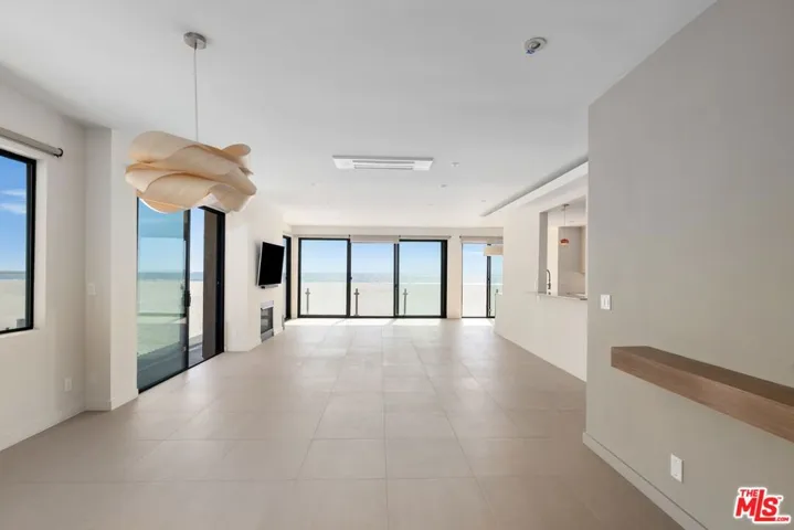 1 Northstar Street 101, Marina Del Rey, California 90292