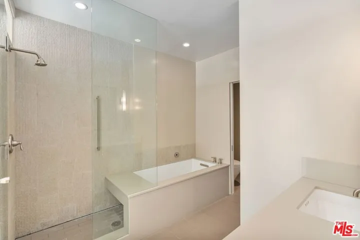 1 Northstar Street 101, Marina Del Rey, California 90292