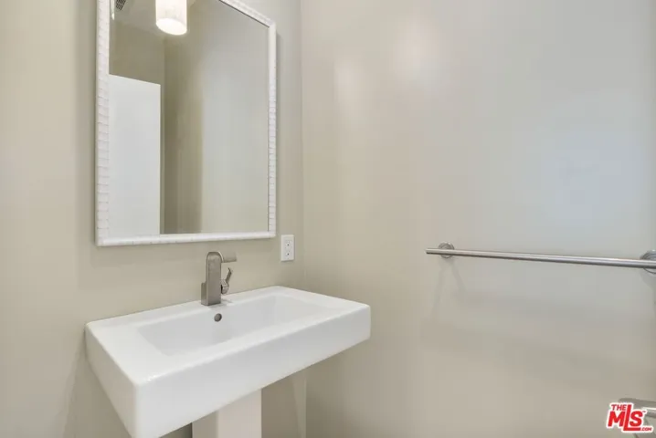 1 Northstar Street 101, Marina Del Rey, California 90292
