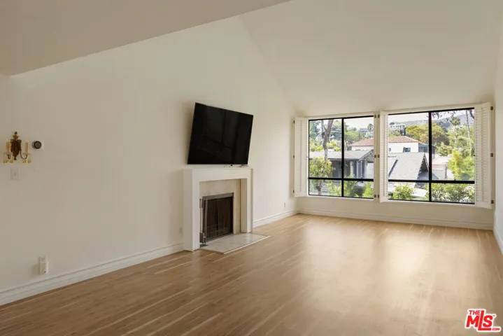 1900 Vine Street 403, Los Angeles, California 90068