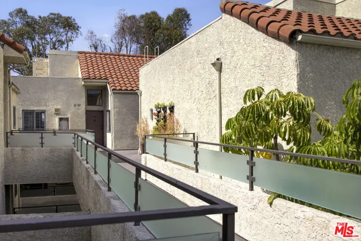 1900 Vine Street 403, Los Angeles, California 90068