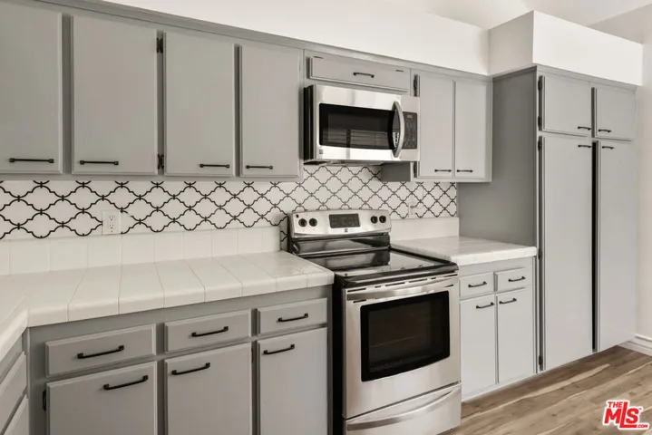 1900 Vine Street 403, Los Angeles, California 90068