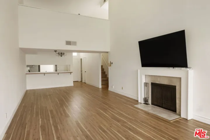1900 Vine Street 403, Los Angeles, California 90068