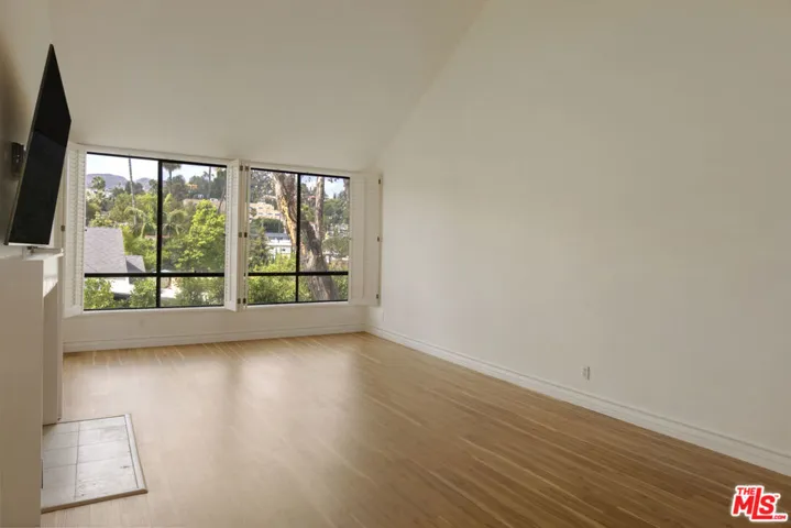1900 Vine Street 403, Los Angeles, California 90068