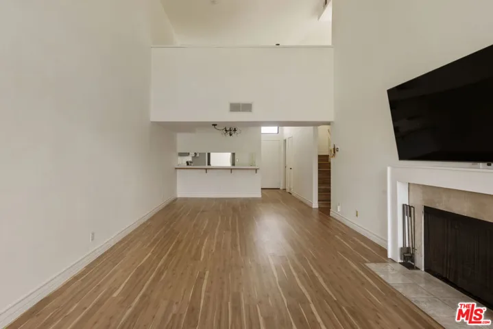 1900 Vine Street 403, Los Angeles, California 90068