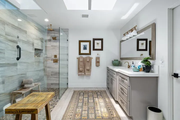 Guest Bath 1