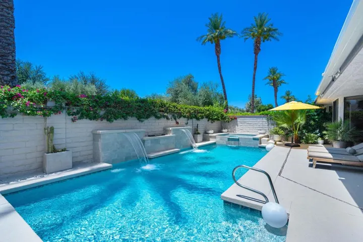 Pool & Spa