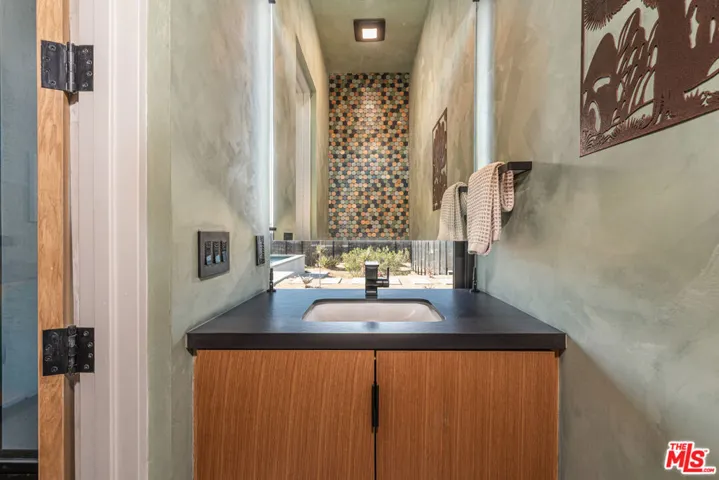 61464 Melton Trail, Joshua Tree, California 92252