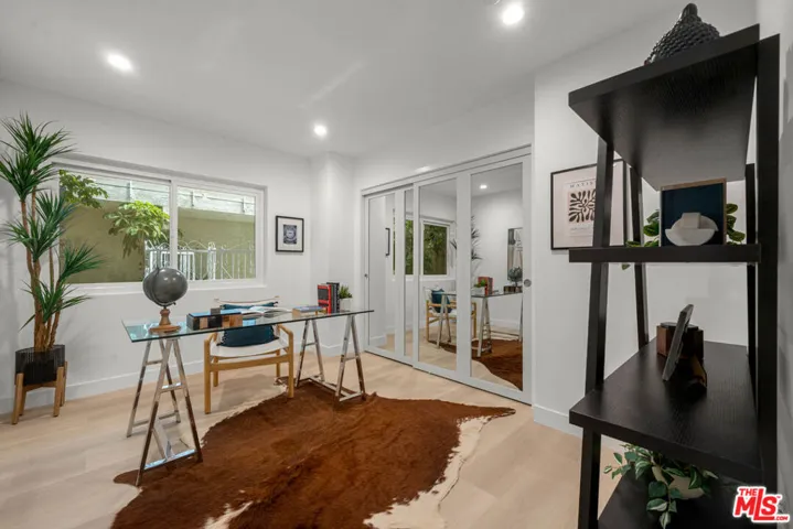 5301 Yarmouth Avenue 2, Los Angeles, California 91316