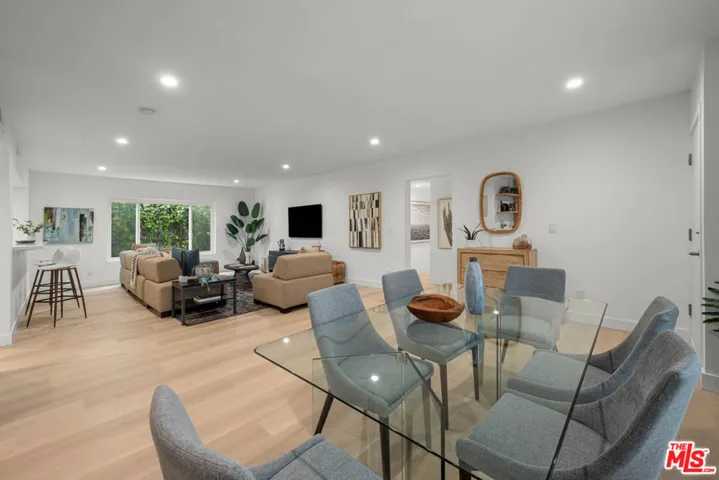 5301 Yarmouth Avenue 2, Los Angeles, California 91316