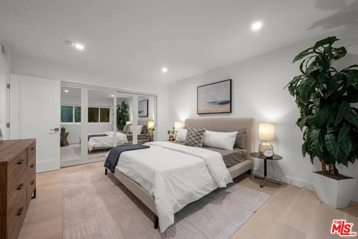 5301 Yarmouth Avenue 2, Los Angeles, California 91316