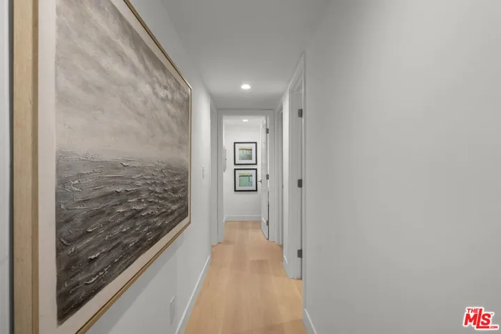 5301 Yarmouth Avenue 2, Los Angeles, California 91316