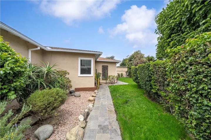 4217 Stewart, Los Angeles, California 90066