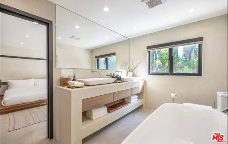 20322 Del Campo Pl, Woodland Hills, California 91364